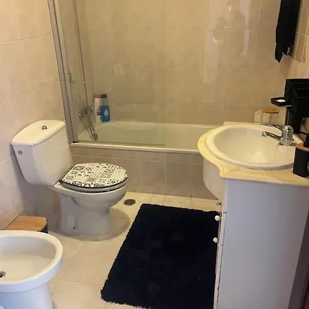 Proche De La Et Du Metro, 1 Place De Garage Appartement